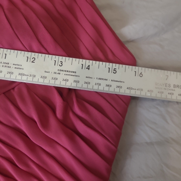 AW Bridal Women's SZ 8 halter gown Raspberry chiffon twisted‎ front bridal prom - Picture 9 of 11